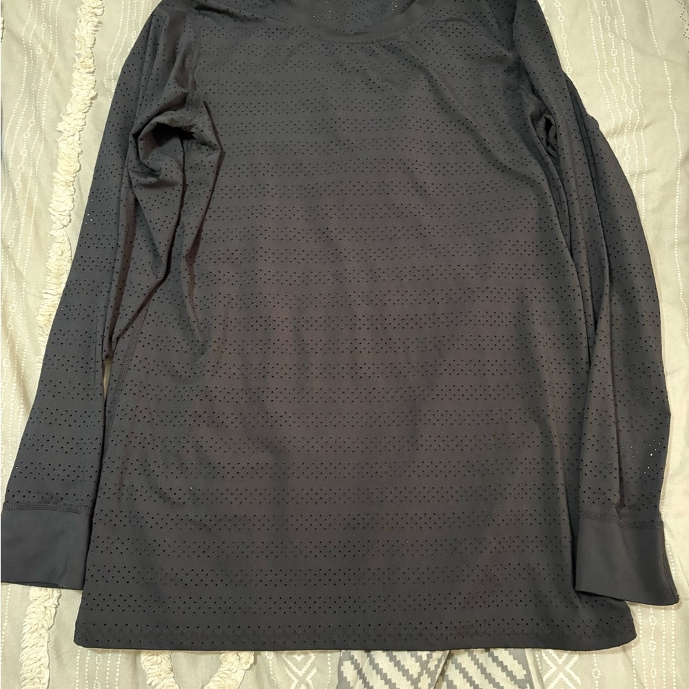 ZYIA Women’s Black Perforated Long Sleeve Shirt Sz Medium